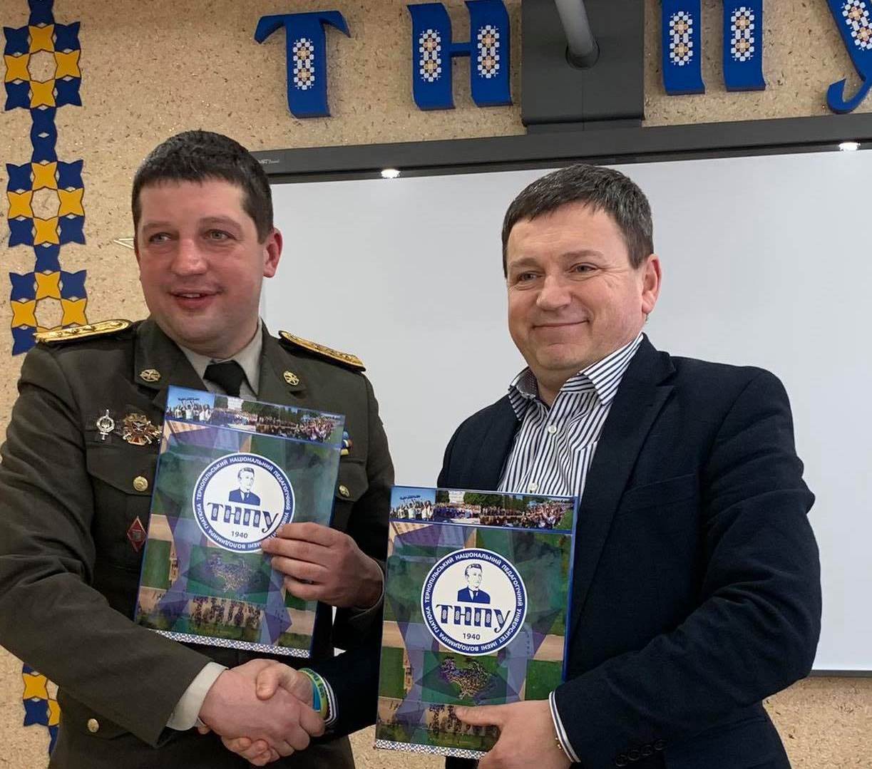до співпраці готові! до співпраці готові!